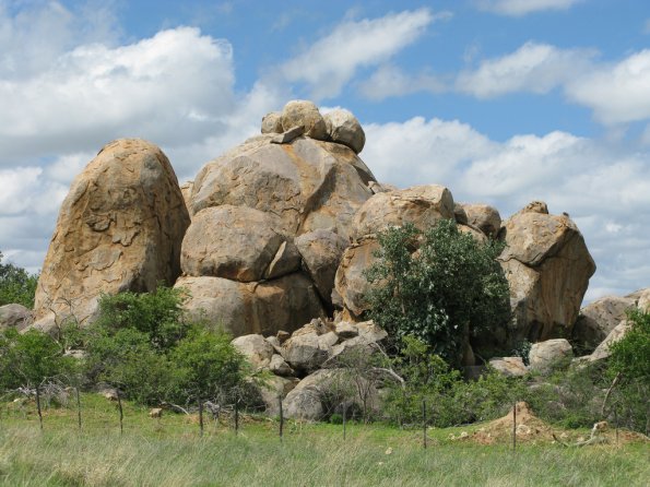felsen_angeblich_suedlich_von_OTT